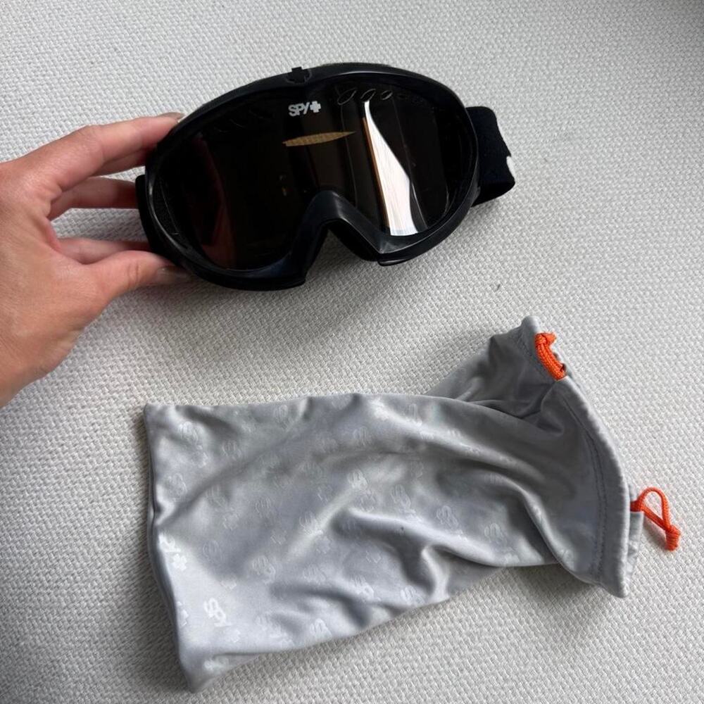 Spy black skisnow goggles black